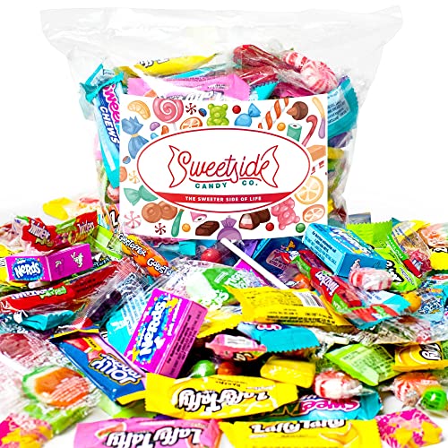 CANDY VARIETY PACK - 2 lb Assorted Valentine's Classic Candy Mix - Bulk Candy Care Package - Movie Night Supplies, Snack Food Gift, Office Candy Assortment - Gift Box for Birthday Party, Kids, College Students & Adults