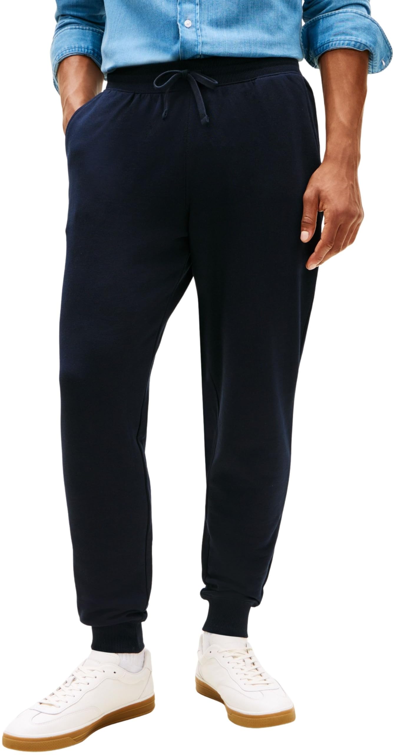 Mode von Calvin Klein & Tommy Hilfiger