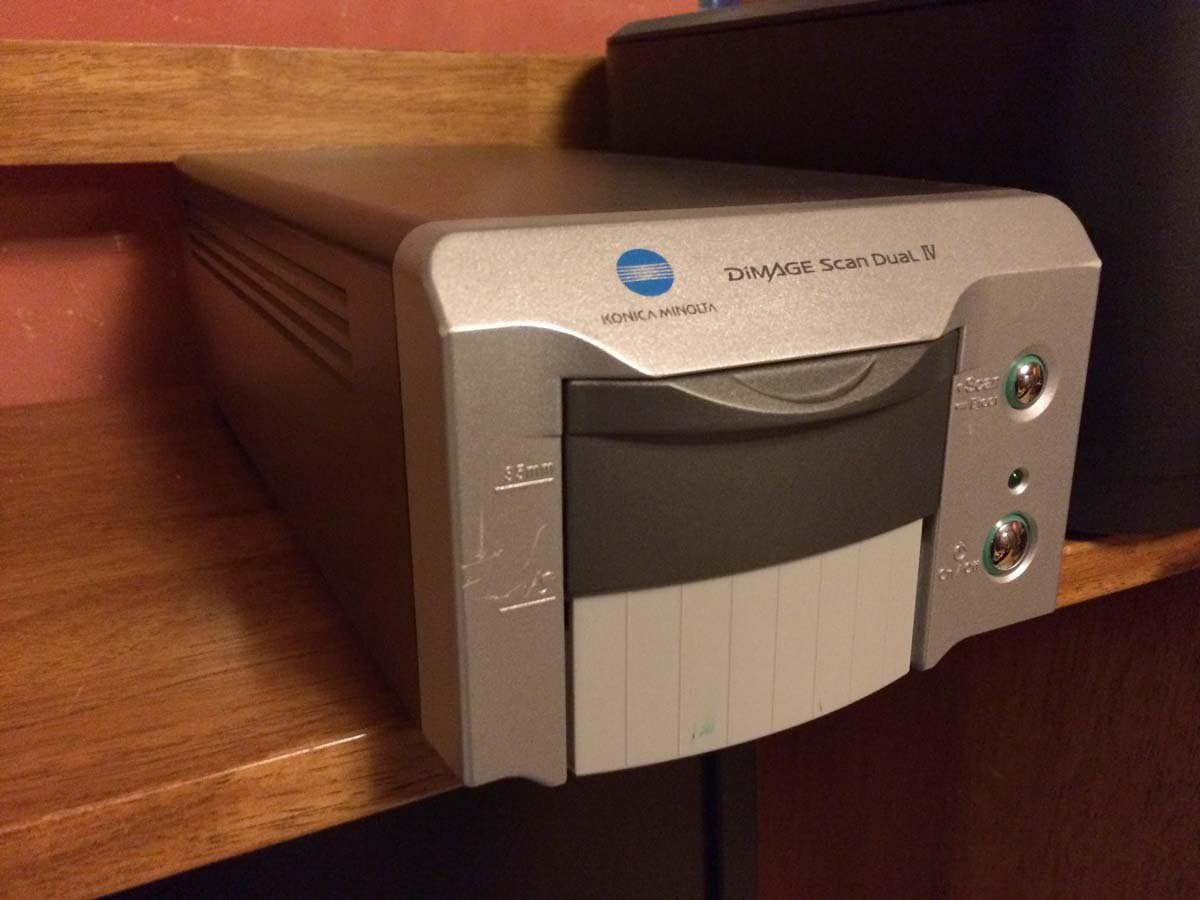 Konica Minolta DiMAGE Scan Dual IV Film Scanner Office