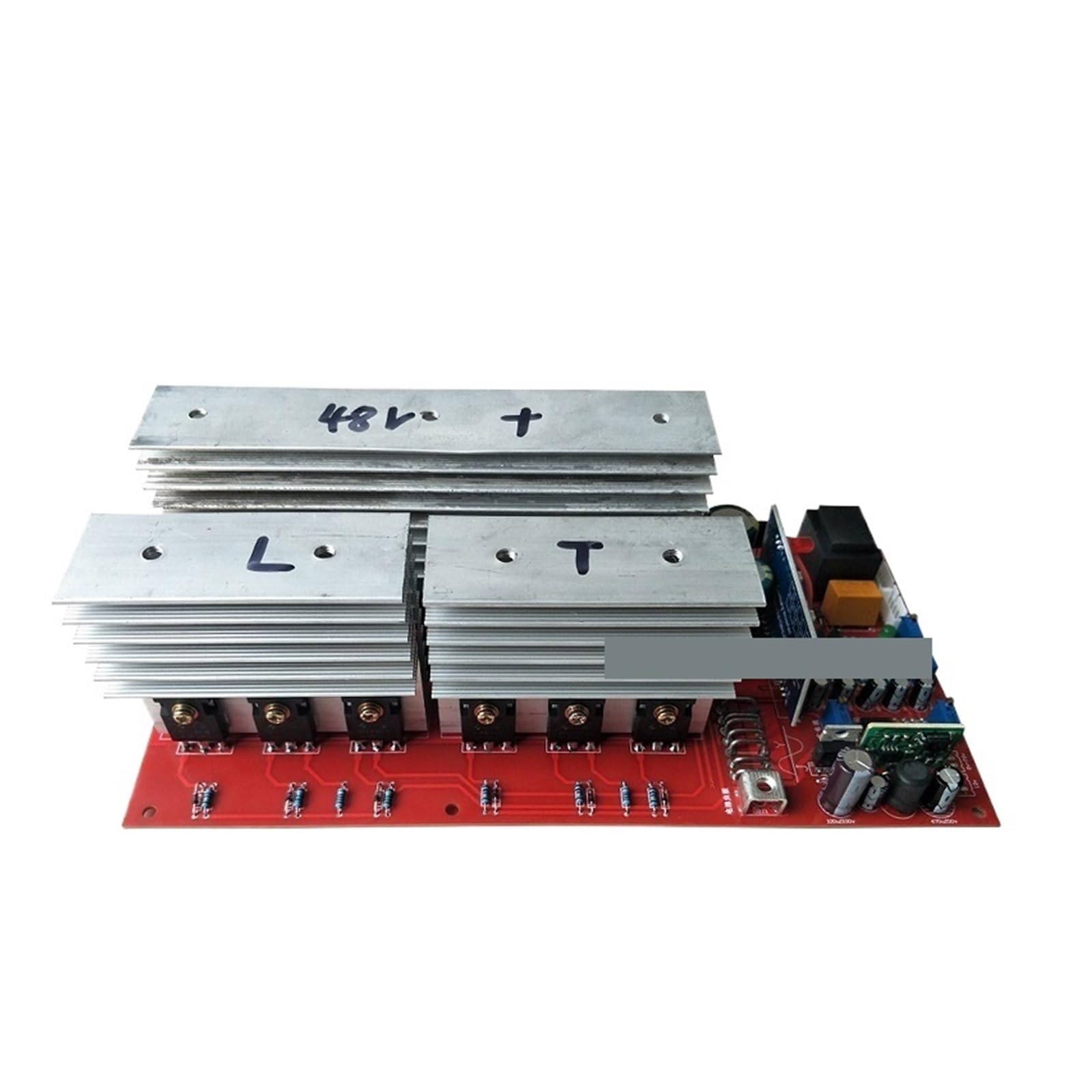 Onduleur sinusoïdal pur 12V évitez les coupures de courant avec ce convertisseur 1500W