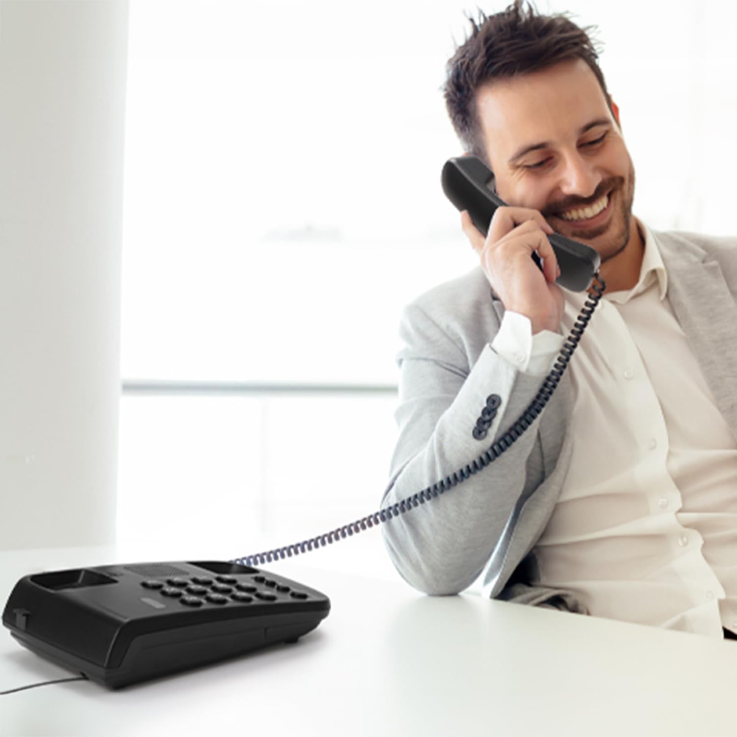 Lativu Teléfono con cable negro, teléfonos fijos con cable para uso en el hogar/oficina/hotel/recepción con volumen ajustable, teléfono para teléfonos fijos compatible con función de silencio