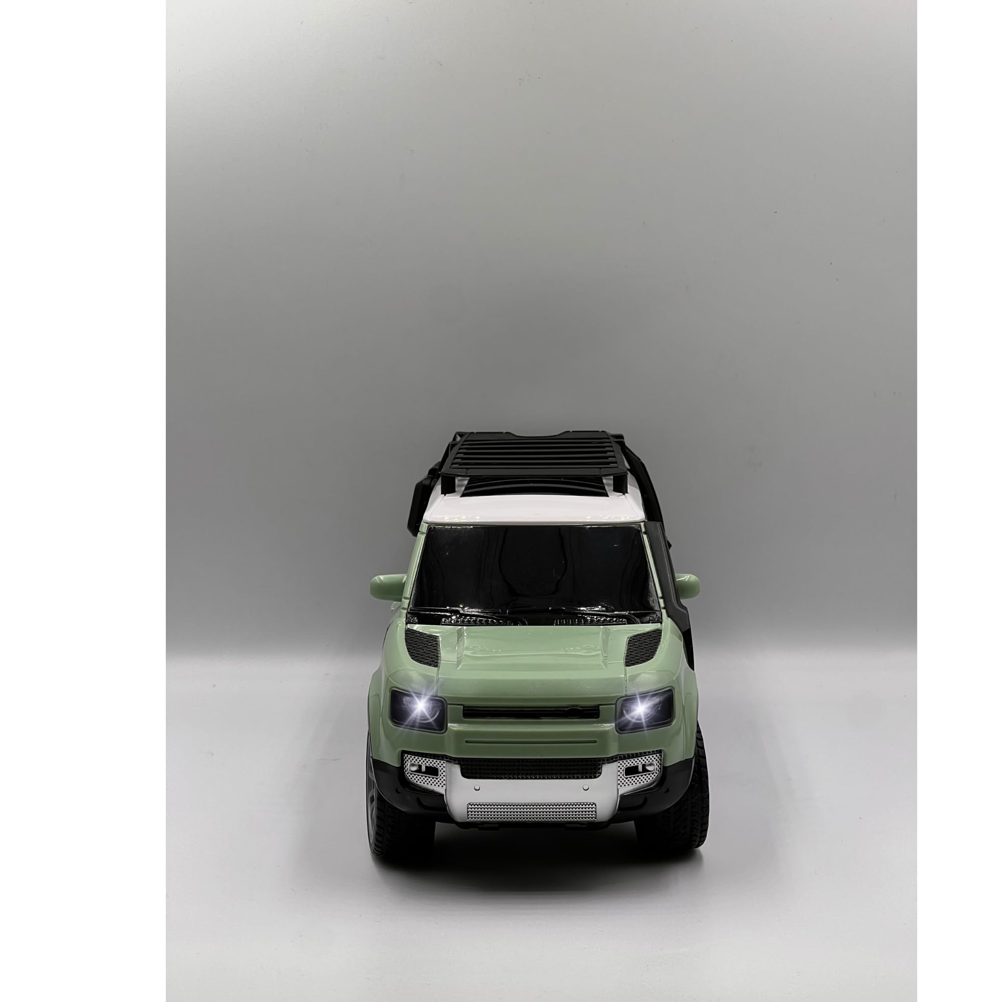 Giffy/Oyuncak Uzaktan Kumandalı Şarjlı Full Fonksiyon Defender Model 27 Mhz Gerçekçi Tasarım Drift Atan Jeeep Araç (Yeşil)