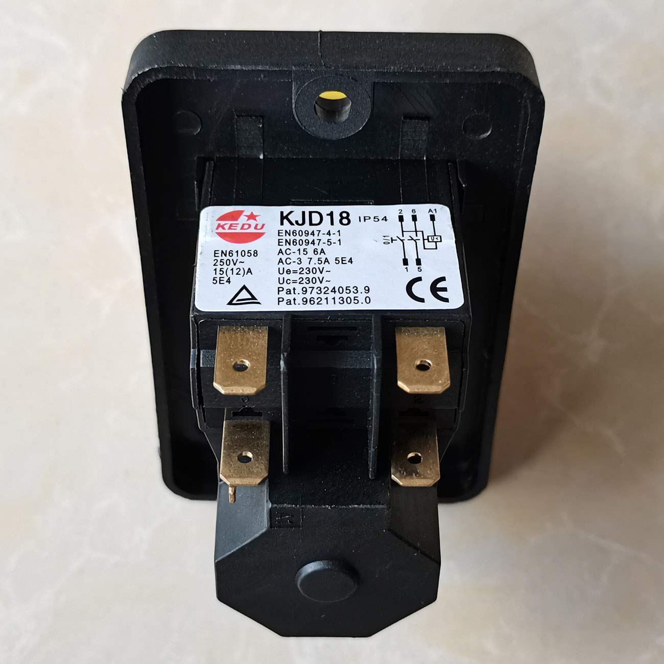 KEDU KJD18 5Pins Interrupteur électromagnétique Interrupteurs à bouton-poussoir d'arrêt d'urgence pour équipement de machine-outil industriel AC 250 V 15 (12) A 5E4 IP54