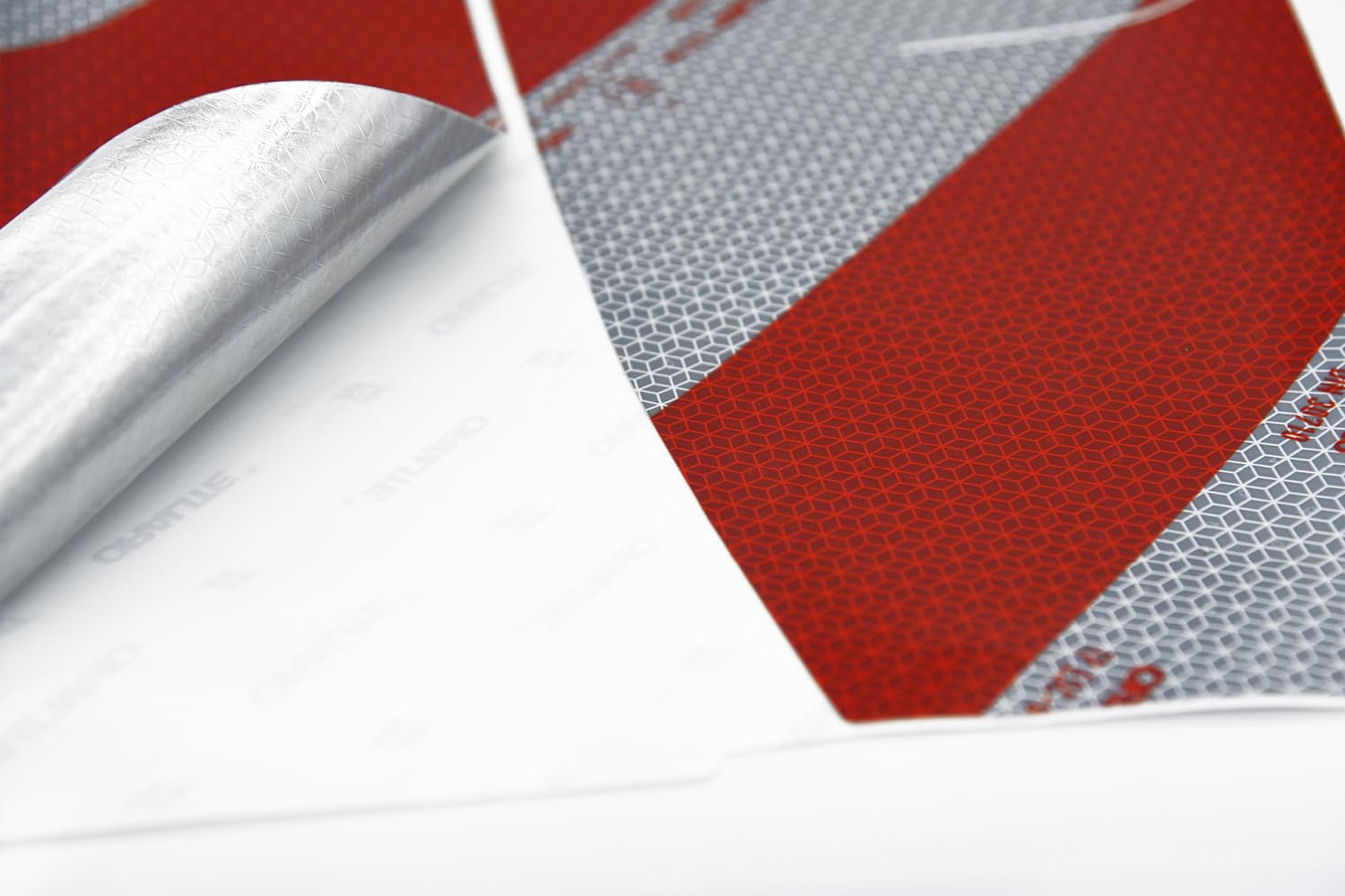 reflecto Kfz-Warnmarkierung passgenau für VW New Transporter Baujahr ab 01-2025 - rot-weiß, selbstklebend - aus Orafol ORALITE 5921M Reflexfolie - gemäß DIN 30710 (Komplettsatz, mit Heckklappe)