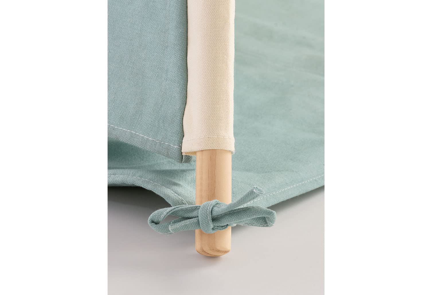 Pinolino Tipi Yuma - Tienda de campaña de Tela y Madera con Ventana, Alfombra de Suelo y Bolsa de Almacenamiento, para niños a Partir de 3 años, Tela con Tonos Pastel y banderines