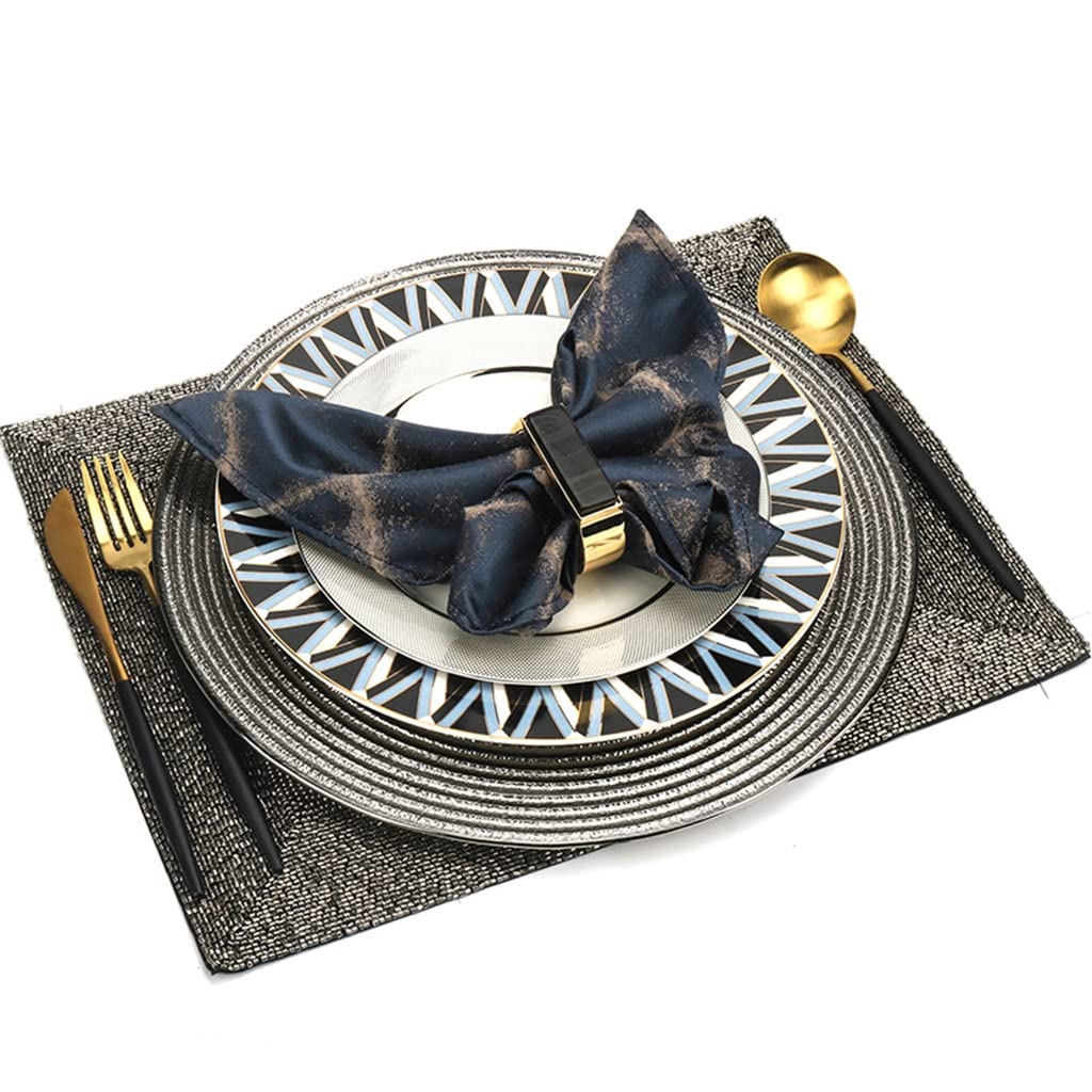 Assiette en porcelaine haut de gamme pour dresser une table de restaurant chic