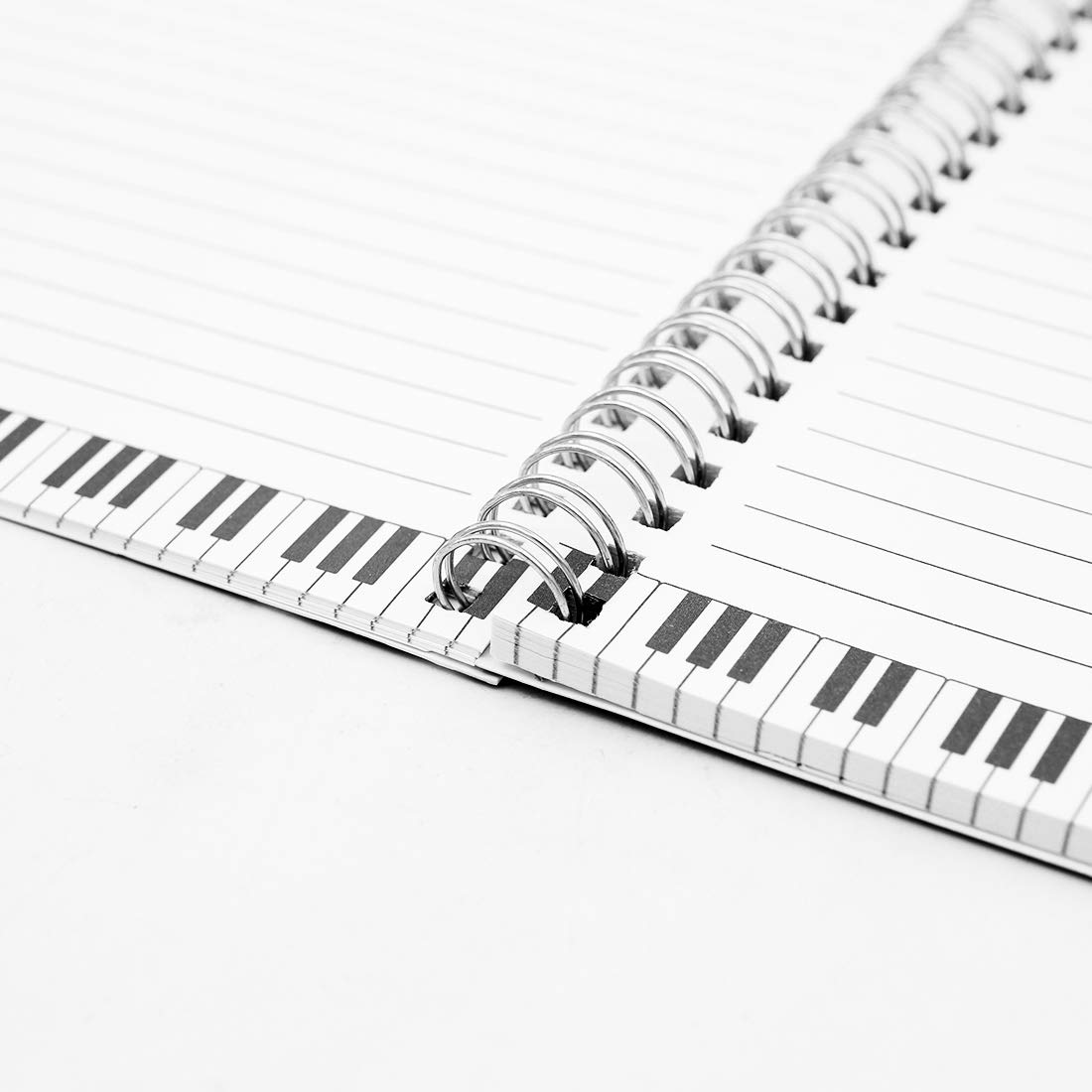 Adorable coffret cadeau de papeterie sur le thème de la mélodie de piano noir, 1 carnet de notes de musique avec 1 stylo à bille à motif clé de sol (style note de musique)