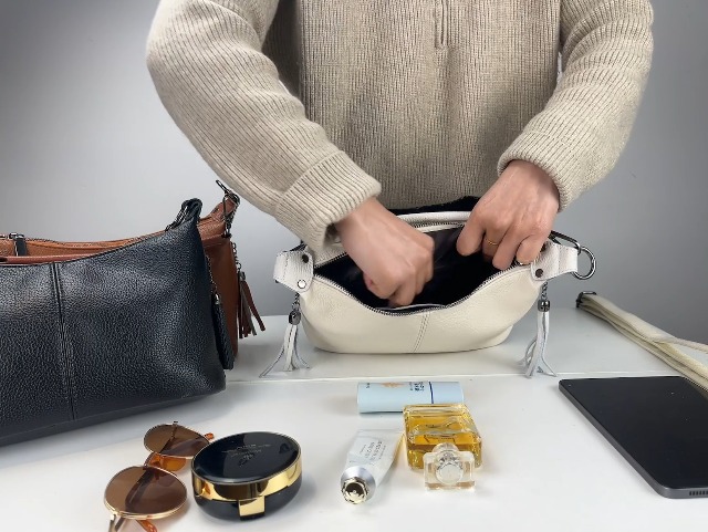 Bolso pequeño tipo Hobo para mujer miniatura 7