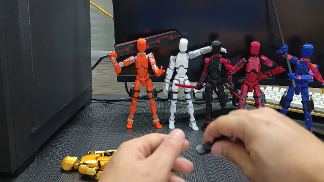 Amazon.com: (Assembly Completed Dummy 20 Action Figure, 8.1 inches