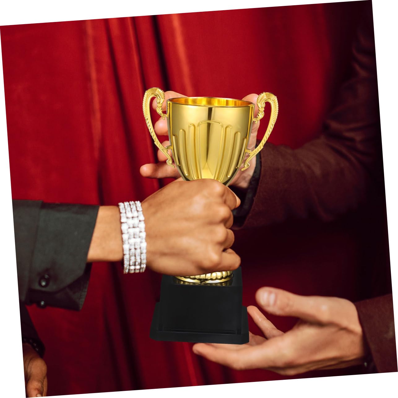Toddmomy Spieltrophäe FA Cup Trophäe Fußballtrophäe Preistrophäe Feiertrophäe Pokalsieger Wettbewerbstrophäe Zeremonietrophäe Pokaltrophäen Zeremonie Trophäendekor Trophäenmodell