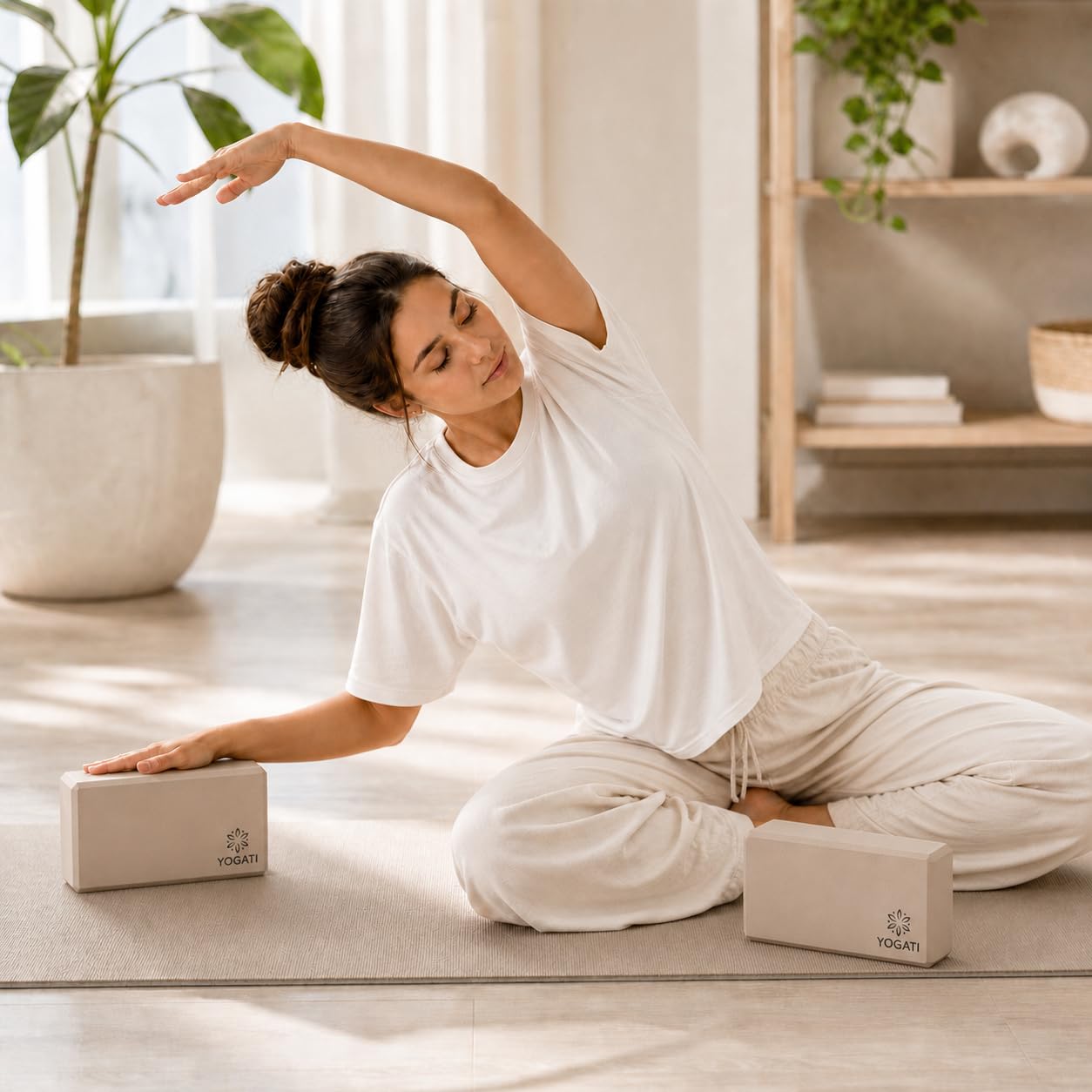 YOGATI® Blocs de Yoga en Mousse lot de 2 | Briques de yoga en Mousse EVA | Dimensions 22 X 12 X 7.5 Cm | Accessoire Yoga Antidérapant pour Pilates et Fitness | Yoga blocks set of 2