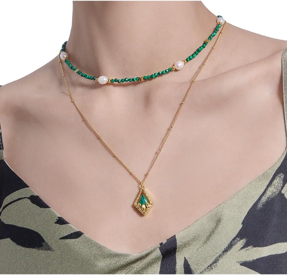 Original Design Retro temperament Green beaded Necklace Women's Gift Gold-plated stylish pendant necklace M3055001 - Image 3