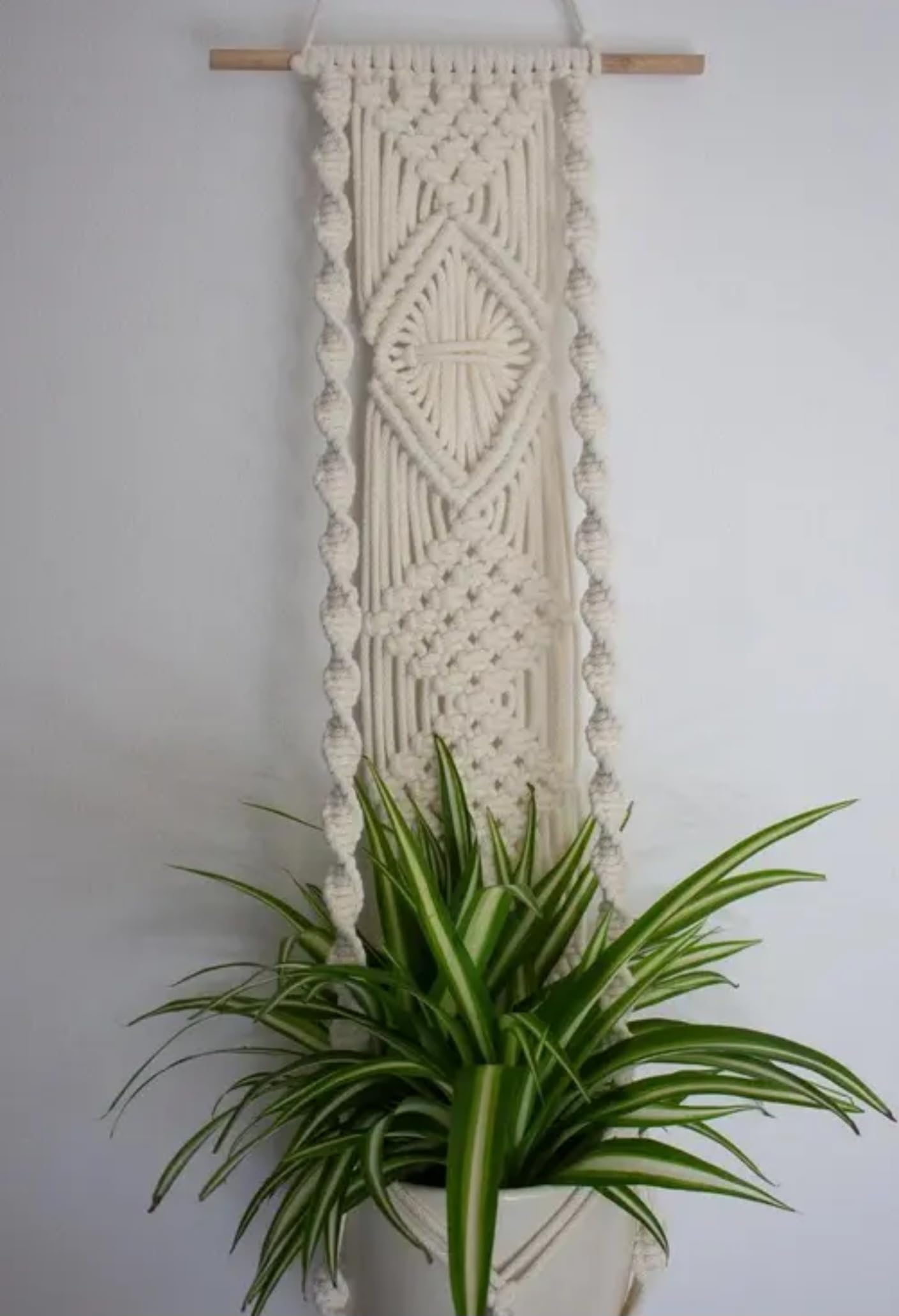 Suspension murale pour plantes en macramé, corde en coton tissée à la main avec tige en bois, décoration d'intérieur bohème, blanc crème