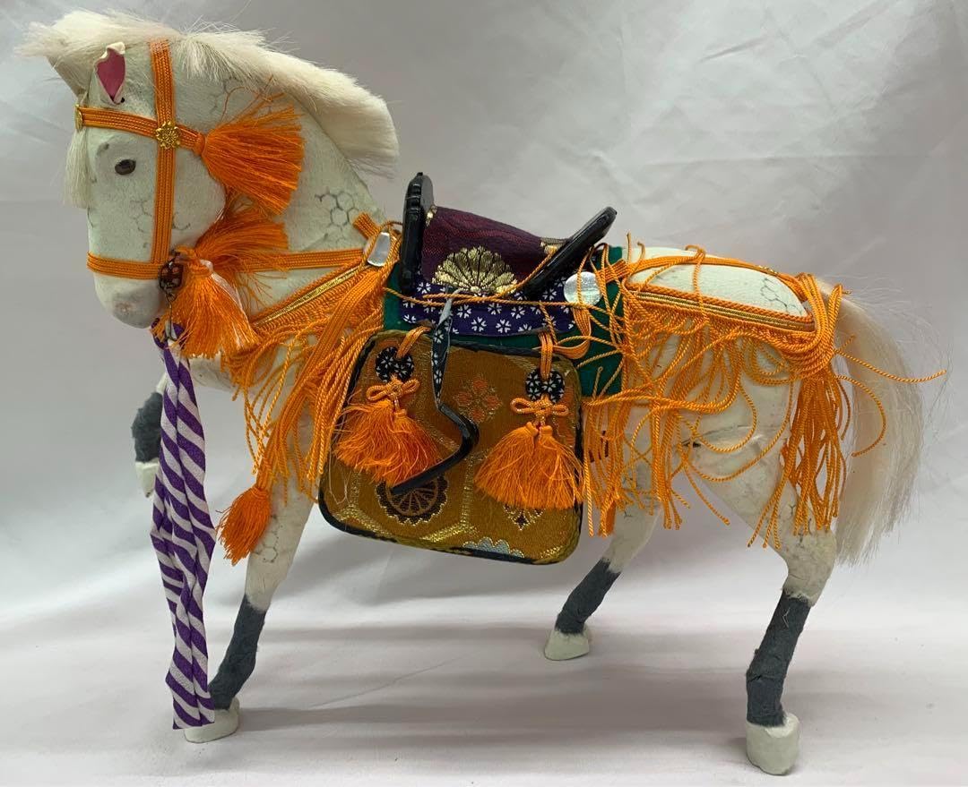 五月人形　小　縮緬　白馬　五月道具　小道具　馬飾り　うま　ウマ　節句飾り Amazon.co.jp: 五月人形 小 縮緬 白馬 五月道具 小道具 馬飾り うま