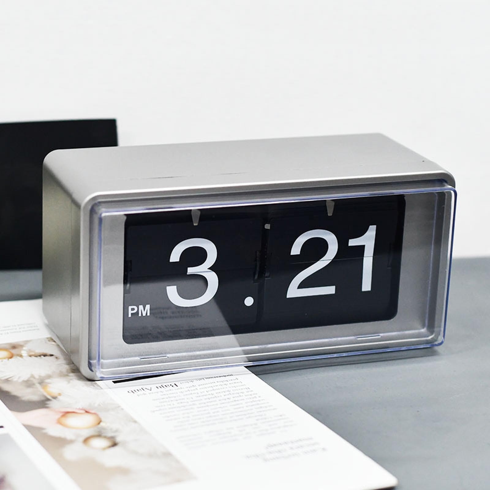 ZGFOZJGC Flip Clock, Retro Style Flip Desk Shelf Clock, Mechanical-Digital Display Battery Powered, File Down Page Clocks, for Bedroom Study Office Home Decoration