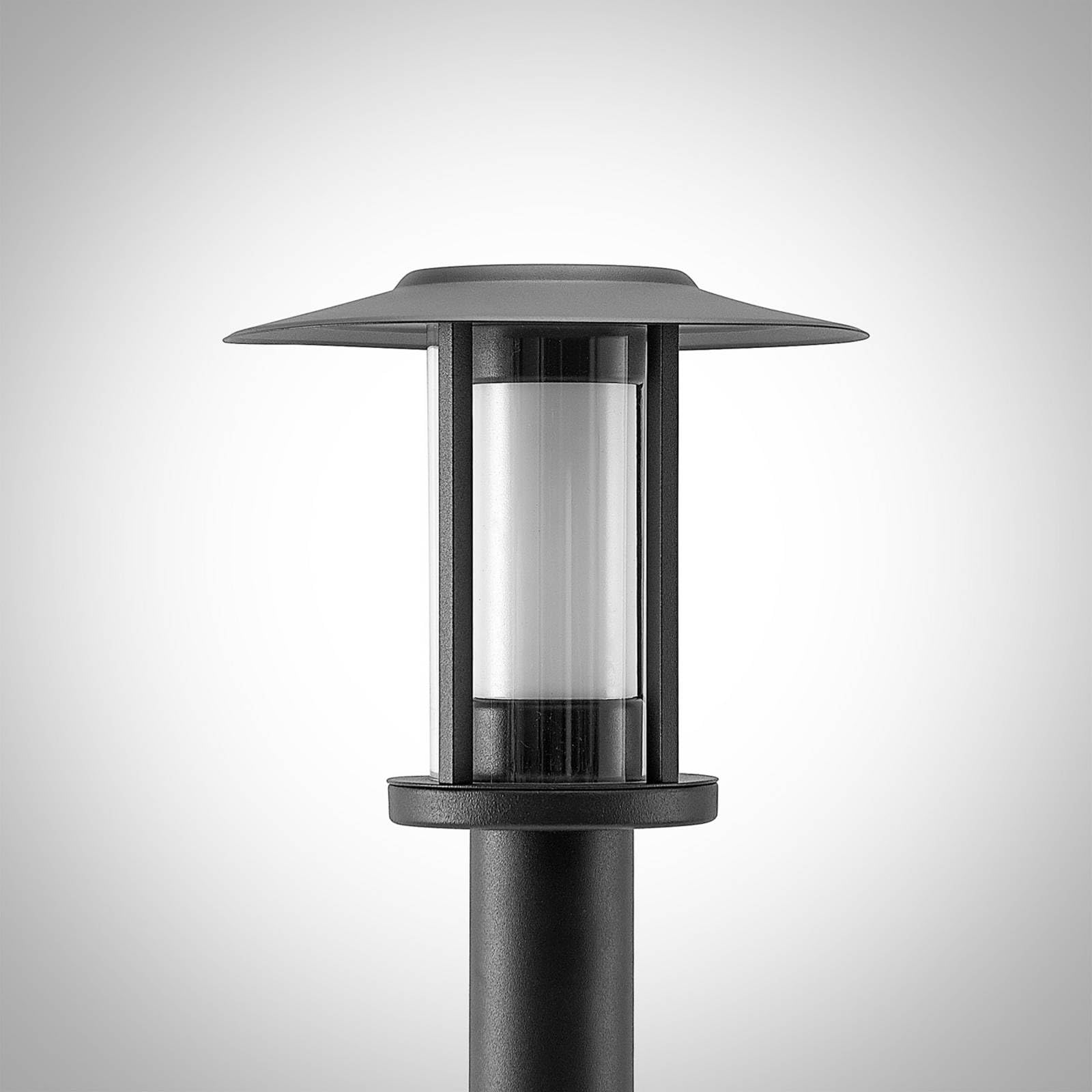 Lindby LED Außenleuchte Gregory mit Bewegungsmelder (spritzwassergeschützt (Modern) in Schwarz aus Edelstahl (1 flammig,) - Wegeleuchte Pollerleuchte Wegelampe Sockelleuchte