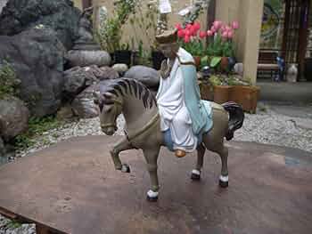 三蔵法師 置物 Amazon.co.jp: 西遊記/ 唐三蔵 玄奘 三蔵法師 with 白龍馬 1/6