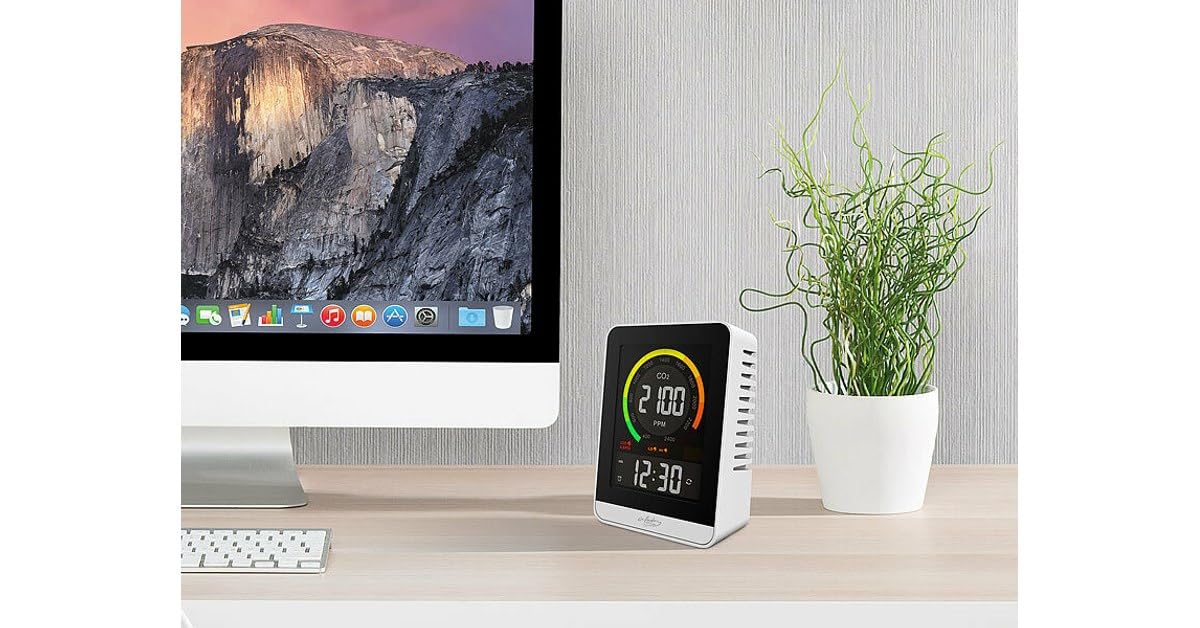 infactory Co2-Messgerät Raumluft: Digitales CO2-Messgerät mit Temperatur, Luftfeuchtigkeit, Uhr & Wecker (Hygrometer Digital, Luftgütesensor, Sensor)