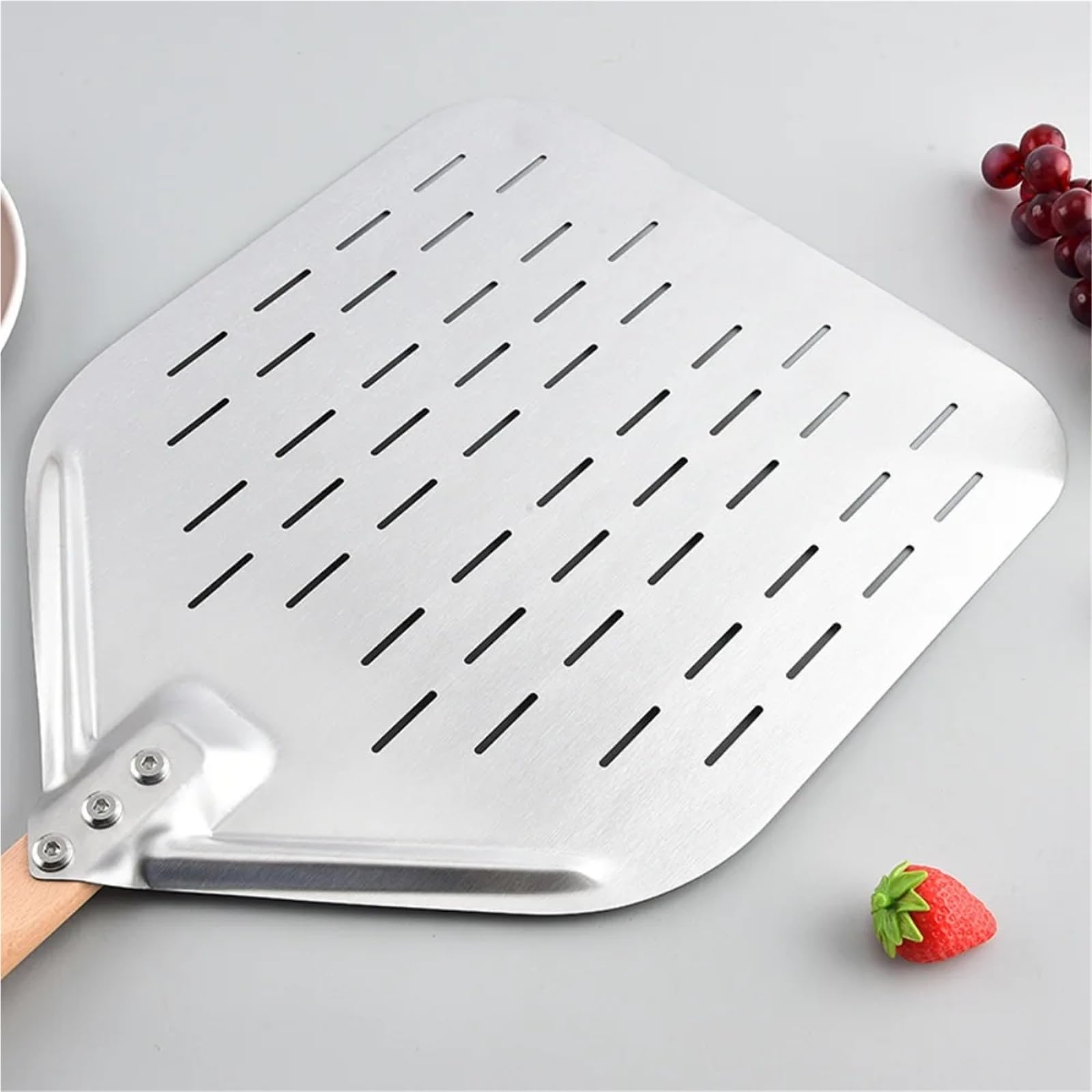 Pala for pizza in acciaio inox da 12 pollici con manico in legno perforato e gancio for appendere, for cucine commerciali domestiche forni