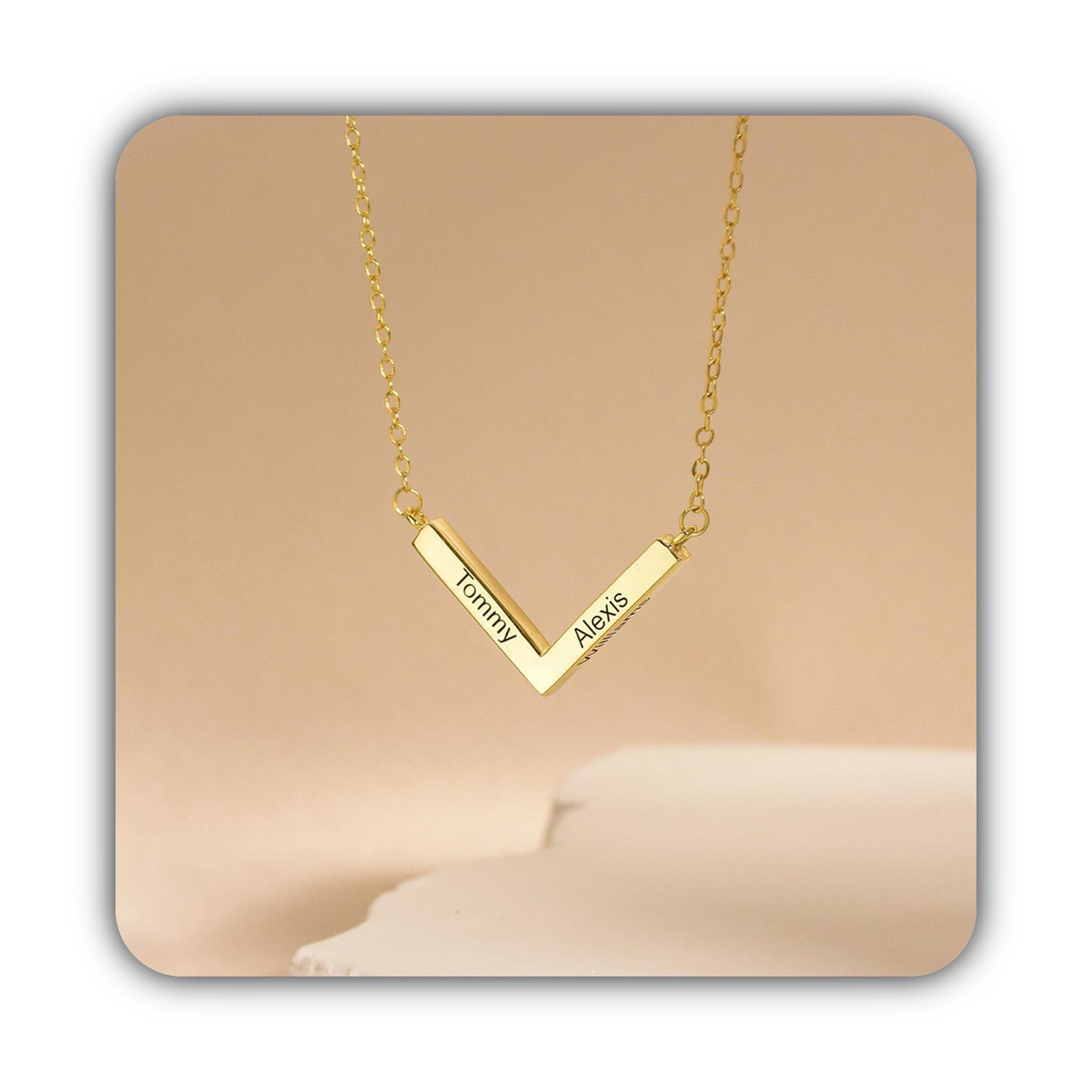V forma collana con nome, su misura Chevron inciso coppia famiglia per lei