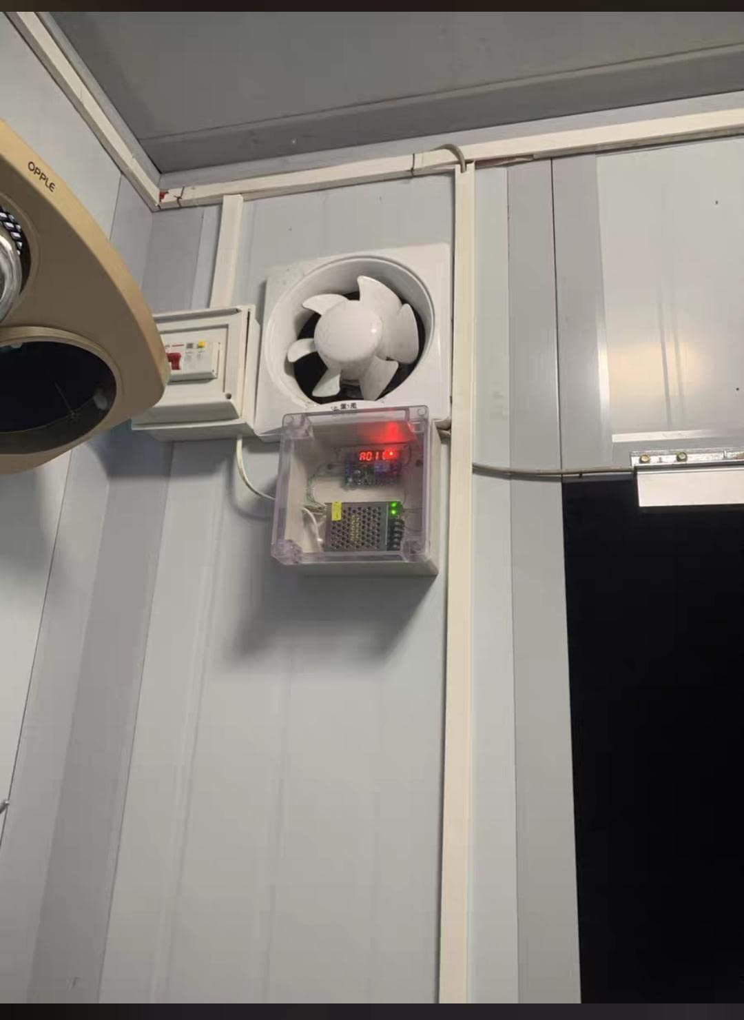 Fielect Clear Junction Box ABS Plastic Electrical Project Box Universal Electrical Boxes Project Enclosure Case Grey with Transparent Cover 200 x 120 x 70mm / 7.87" x 4.72" x 2.76"