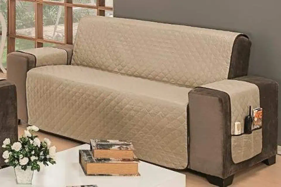 Protetor De Sofá Impermeável 3 Lugares Padrão Liso Dupla Face Tecido Microfibra Kaqui/Marrom