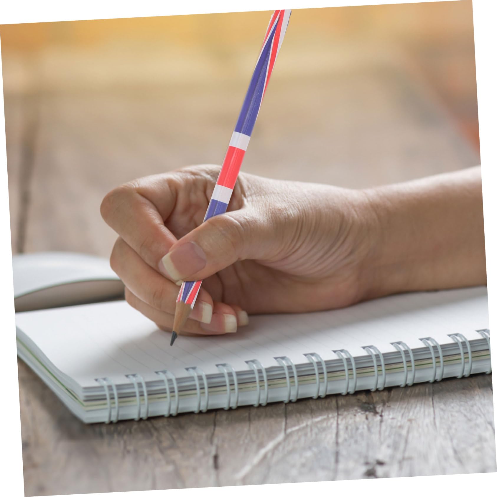 SOIMISS 120 Pezzi Matite in Legno con Motivo Bandiera Inglese Matite Portatili Resistenti per Scuola Ufficio e Feste Patriottiche Completo per Scrittura e Disegno