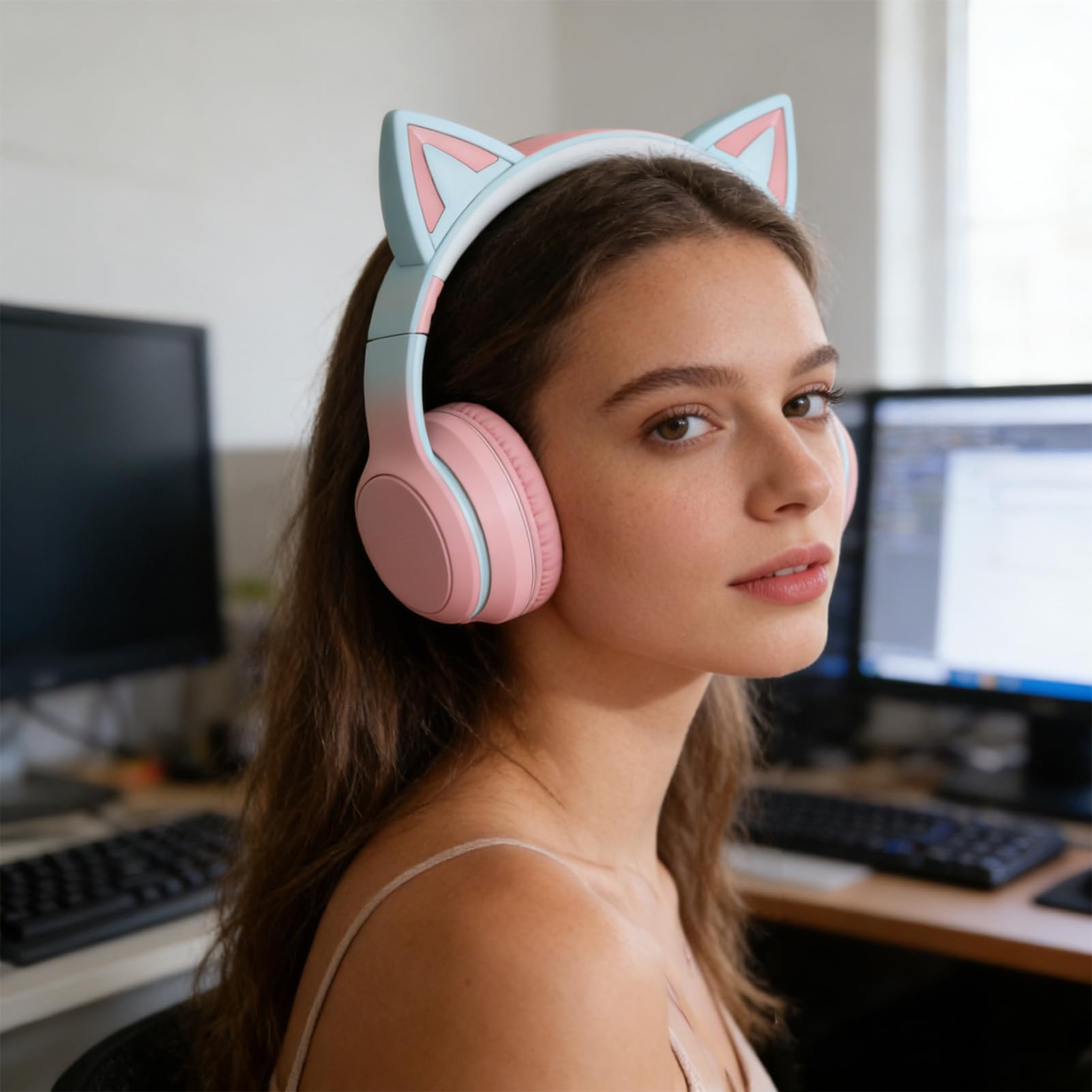 Casque Gaming 5.3 sans Fil avec Microphone Détachable et Lumières LED Effets Lumineux 7 Couleurs pour Jeu Musique et Voyage ABS Pliable (Rose)