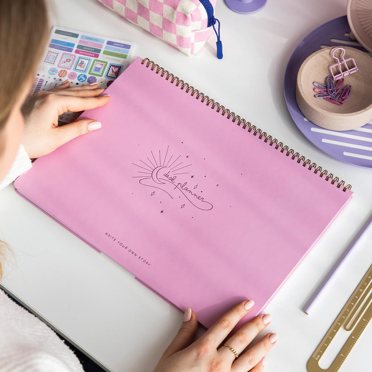 PAPERORA Süresiz Haftalık Spiralli Masaüstü Planlayıcı 24x34 cm - Desk Planner Pembe