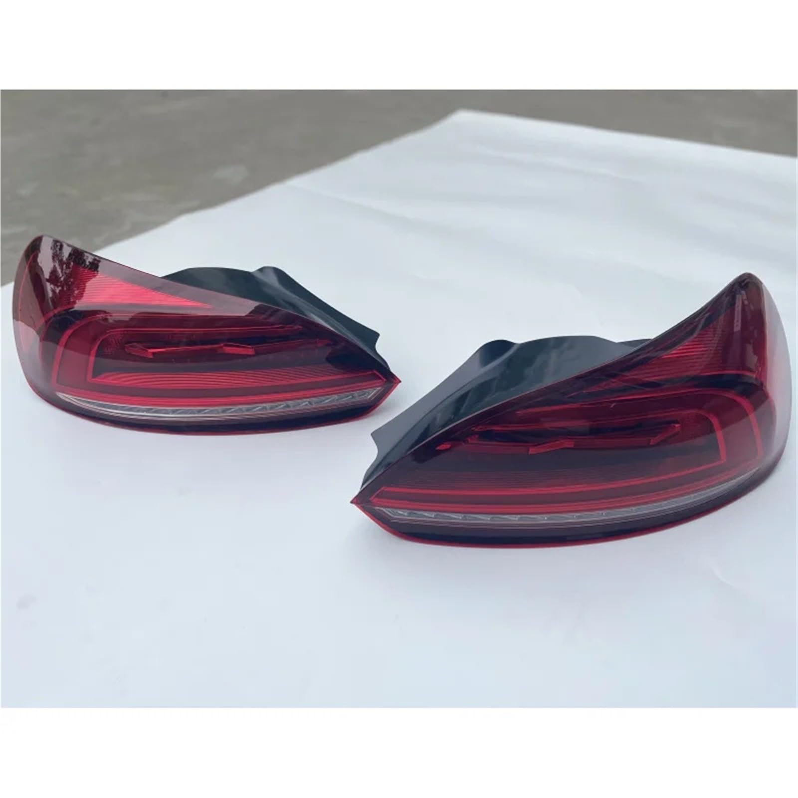 Lampa tylna zespolona Akcesoria samochodowe do VW 2009-2014 Lampy tylne światła mijania światła hamowania światła obrotowe tylne światła LED(RED)