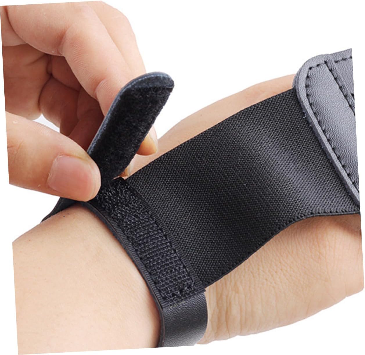 Finger Archery Gloves Protective Hand Finger Glove with Adjustable Wrist Strap Soft Lightweight Bow Shooting Gear for Hunting and Target Practice Random Color