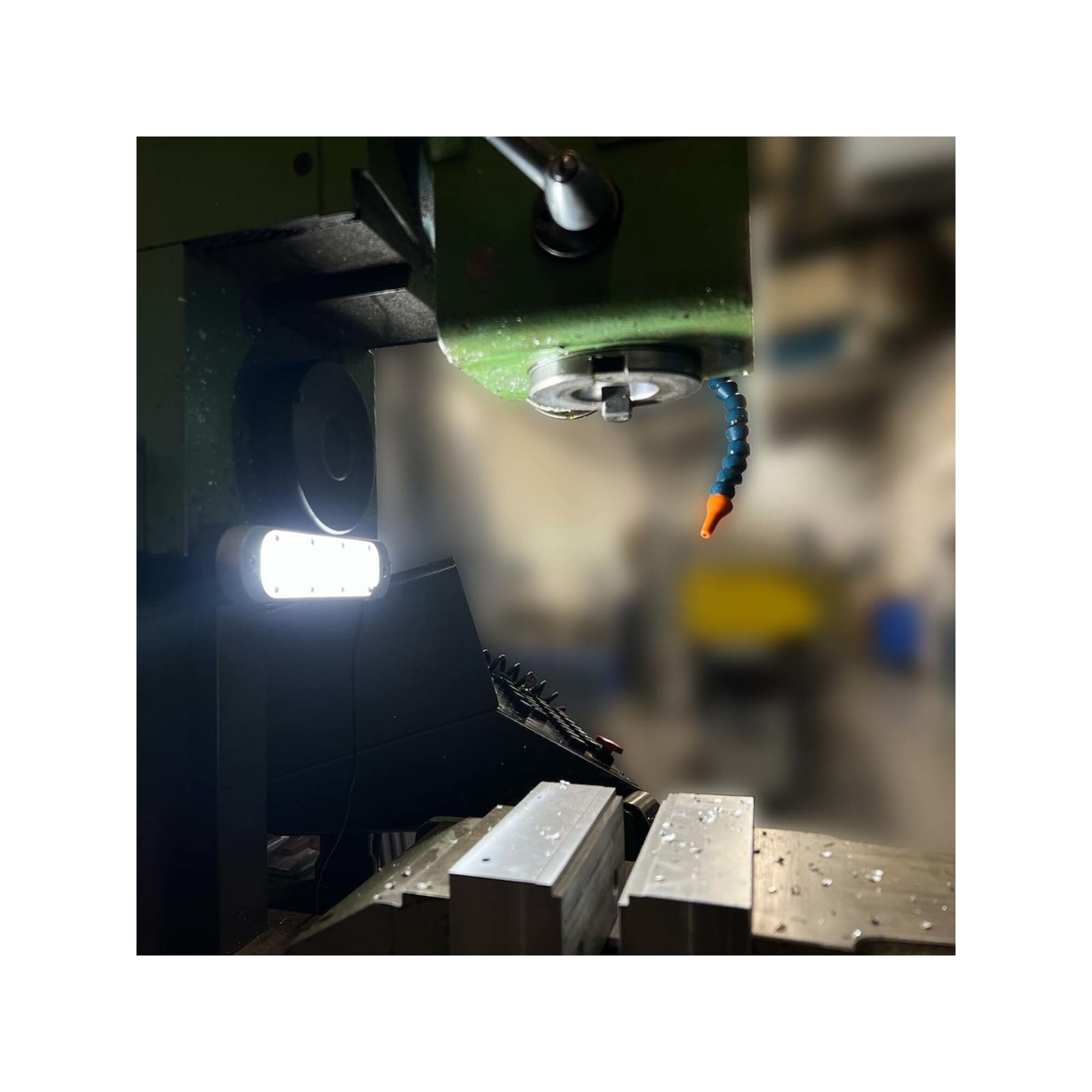 Bauer & Böcker 900/67 Éclairage Machine à LED "Light Bar M", Orientable, 12 Watts, 1200 Lumens