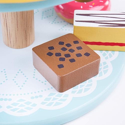 Miniatura 3 de Bigjigs Toys Soporte de madera para tartas con 9 pasteles de madera para jugar, comida de juguete de calidad para niños pequeños y niños, accesorios