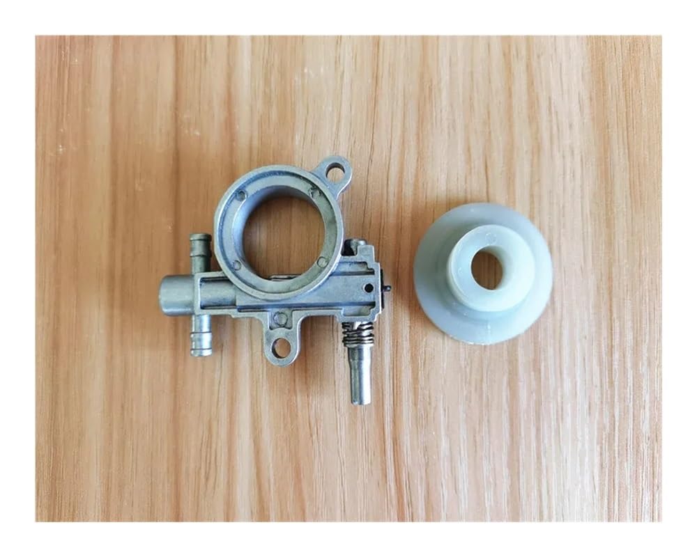 FyJcBdd T435 Oil Pump Worm for Husqvarna Chain Saw T435 T425 Alpina 422 STIGA SPR270 Castel Garden XC42 Chainsaws housing Oiler Parts(Oil Pump and