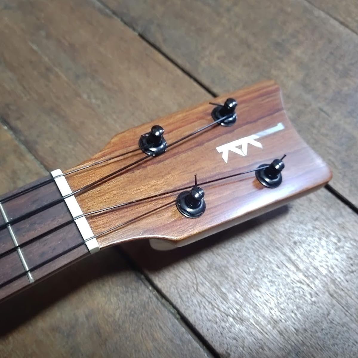 Amazon.co.jp: 【写真の現品を発送】カマカ コンサートウクレレ KAMAKA 