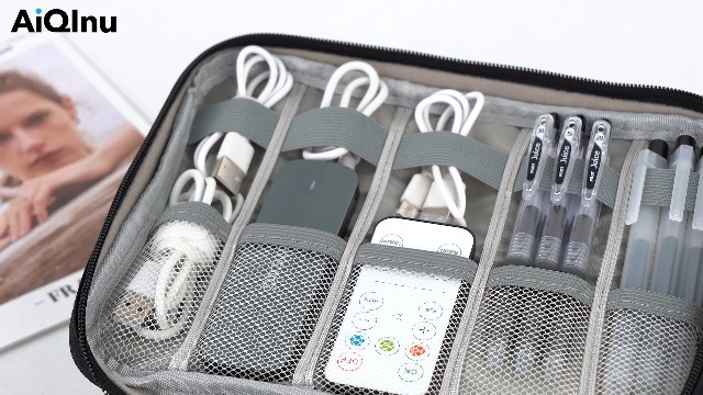 ATB-200 Allity Organizer Da Viaggio Per Cavi Universale | Borsa Arrotolabile Impermeabile, Fino A 10 Scomparti, Tasche Con Cerniera E Elastico | Per Cavi, Caricabatterie, Power Bank
