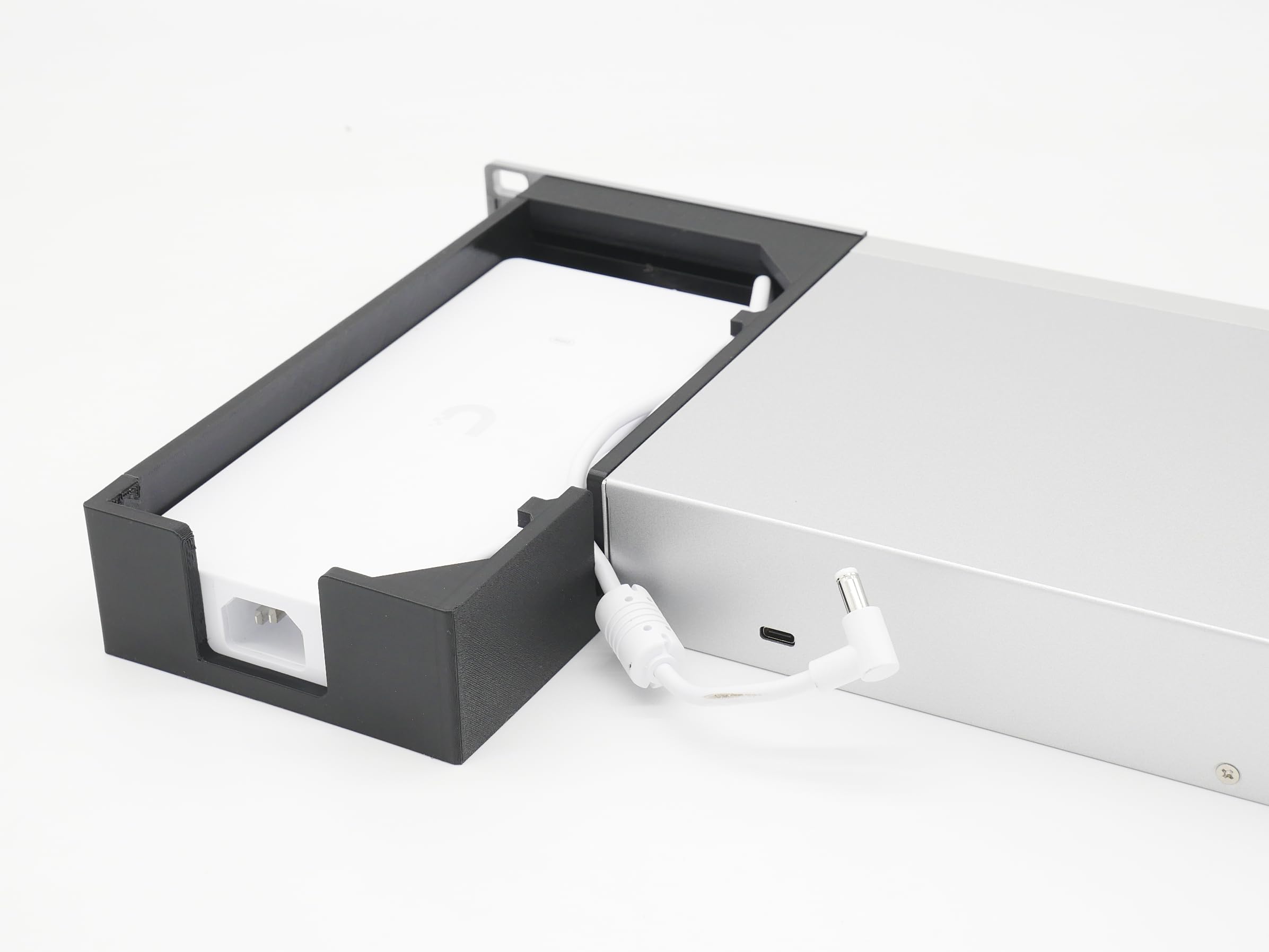 Ubiquiti Rack Mount USW-PRO-MAX-16 19inch 1U Injection Molded Front Panel Silvergrey