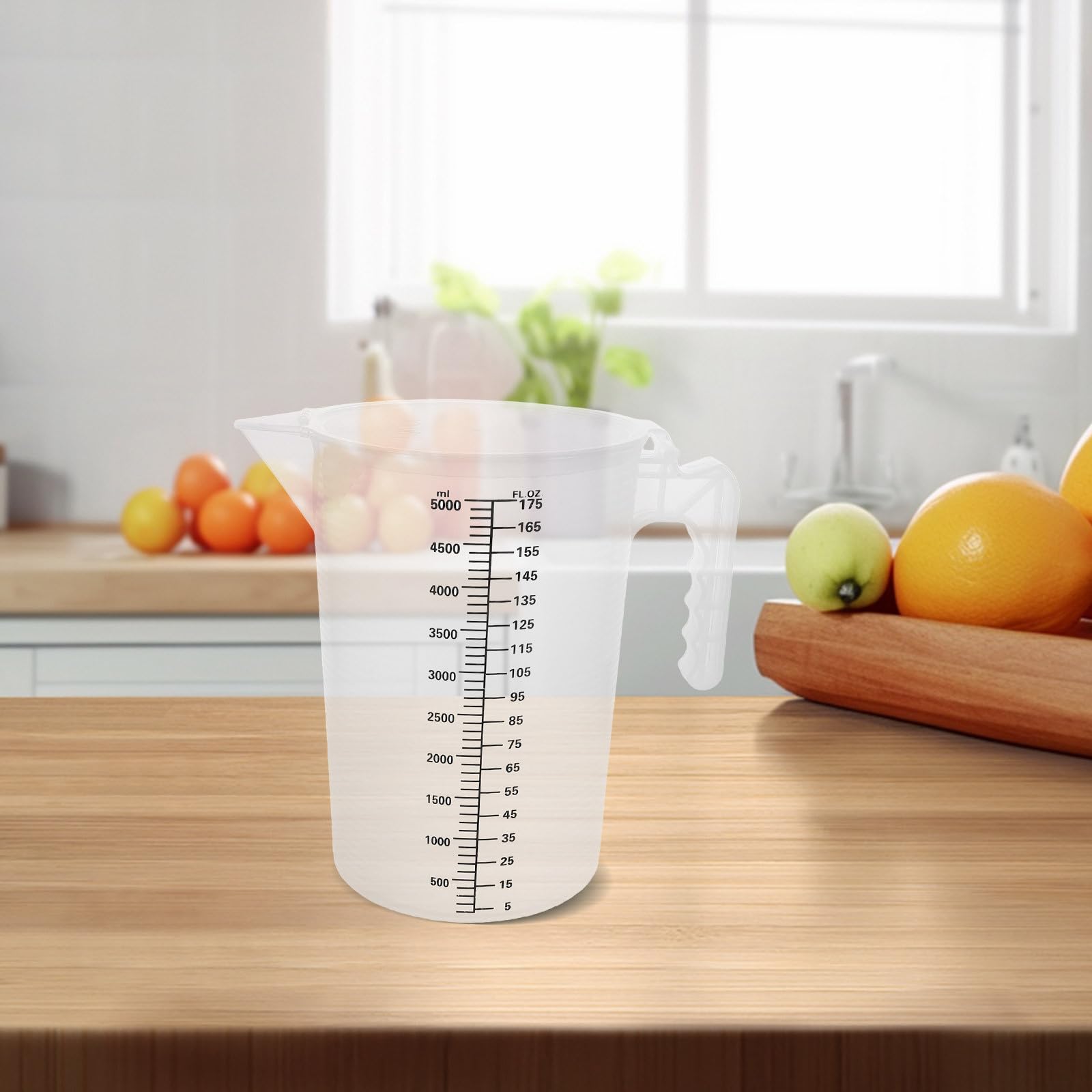 GARVALON Caraffa Graduata in Pp da 5l con Coperchio Antipolvere e Scala Precisa, Tazza di Miscelazione Trasparente per Bar e Negozi di Tè, Materiale Alimentare Sicuro