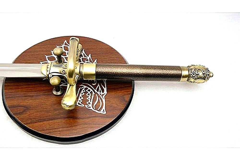 Arya Stark Nadel Schwert mit ein Hoelzernes Display Enthalten - 99cm