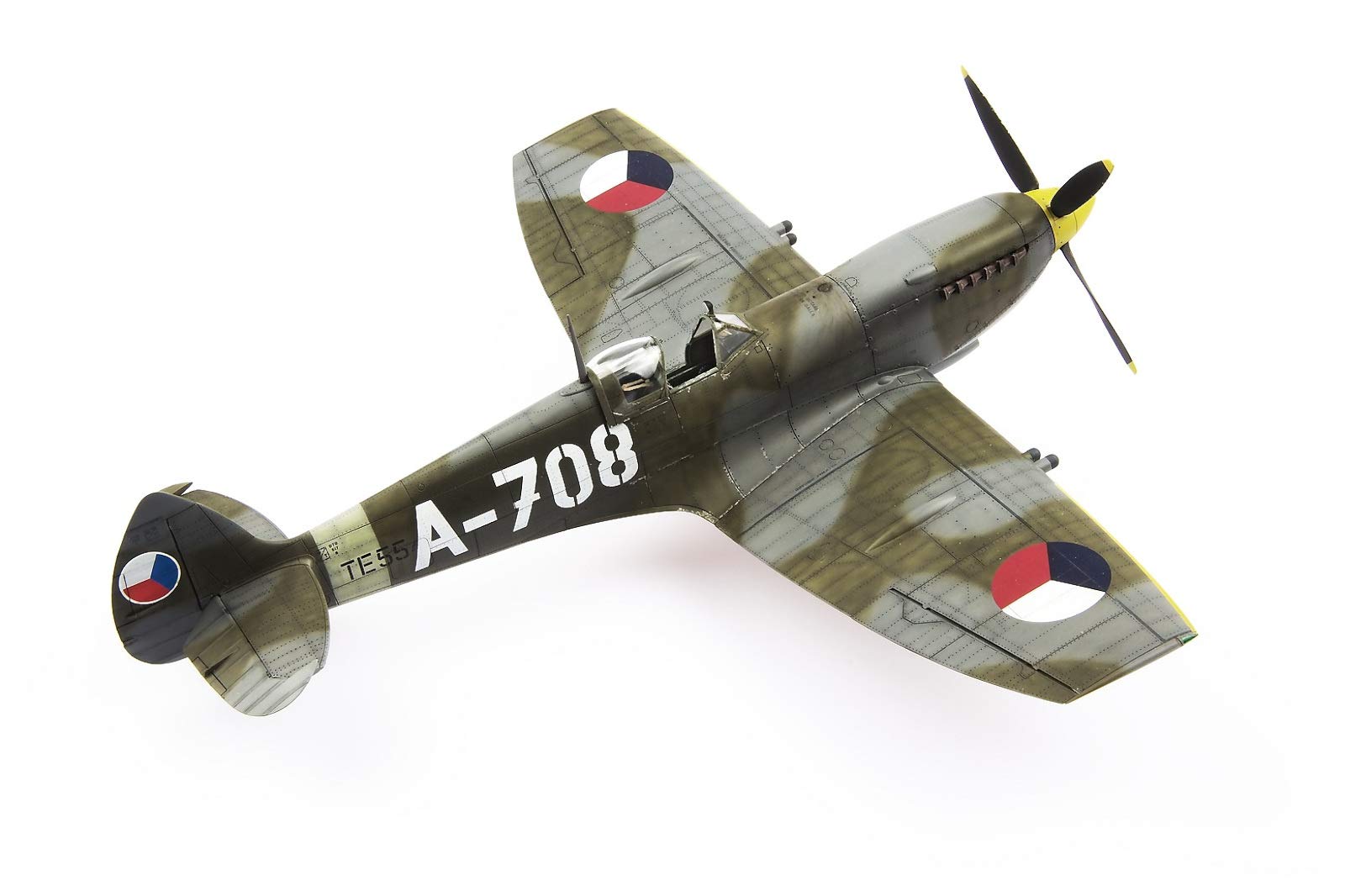 Amazon.co.jp: エデュアルド 1/48スピットファイアMk.IXe プロフィ Amazon.co.jp: エデュアルド 1/48スピットファイアMk.IXe プロフィ