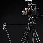 RAUBAY 70.8" Trépied vidéo professionnel avec tête de fluide, QR Plaque pour DSLR Caméscope, Max Chargement 17.6lbs, Jambe en aluminium avec épandeur à mi-niveau en métal DV-1 PRO