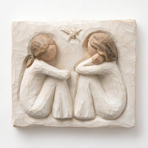Vista 2 de Willow Tree Friendship, Forever True, Forever Friends, una expresión de amistad y hermandad en bajorrelieve tallado, placa esculpida pintada a mano