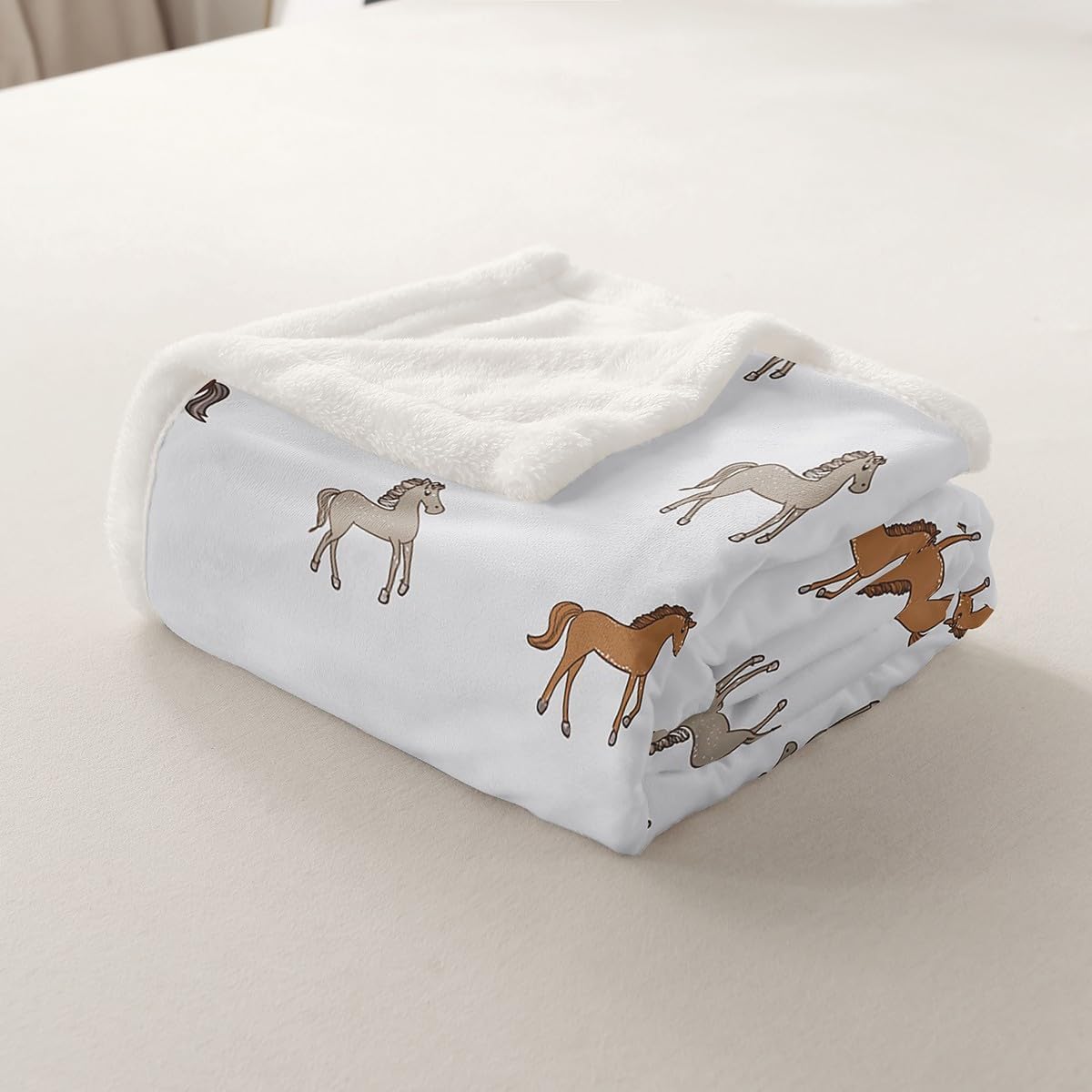 Horse Plush Blanket Galloping Horse Printed Fleece Throw Blanket Wild Horses Sherpa Blanket for Boys Girls Kids 3D Cartoon Animals Pattern Fuzzy Blanket for Sofa Bed Couch, Throw 50x60 Inch