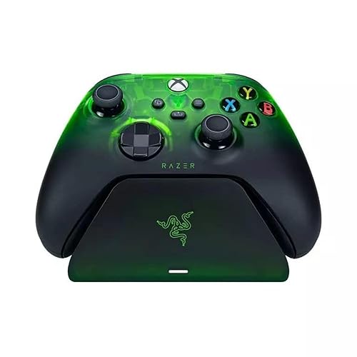 Paquete de controlador inalámbrico Razer y soporte de carga rápida para Xbox Series X|S, Xbox One: gatillos de impulso - empuñaduras texturizadas - duración de batería de 12 horas - carga segura magnética edición limitada verde