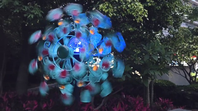 Moulin à Vent Métallique Solaire Avec LED - Décoration De Jardin, 200 Cm De Haut, Piquet Solide, éclairage Automatique 6 Couleurs