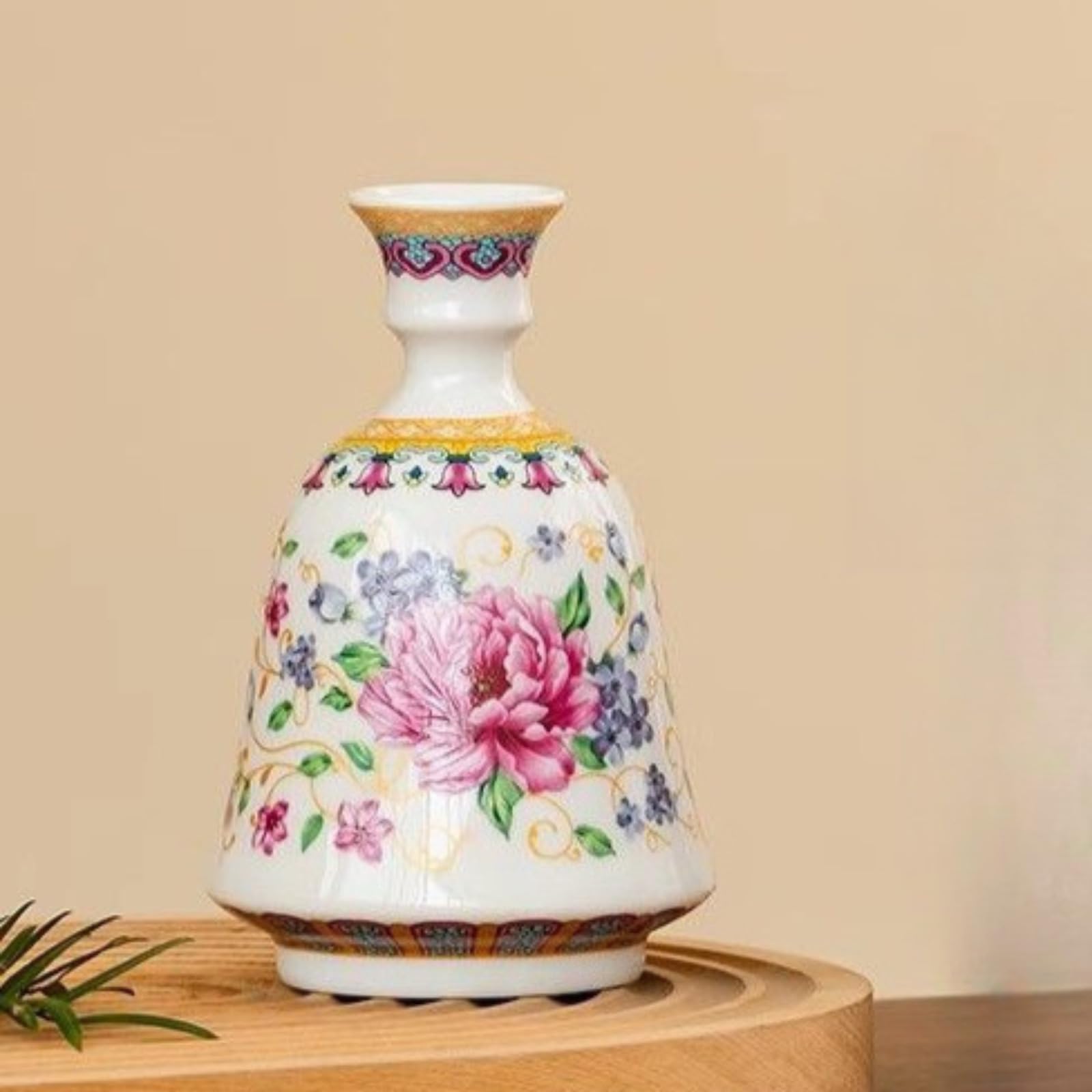 Vase en céramique émaillée pour embellir un coin de meuble vide