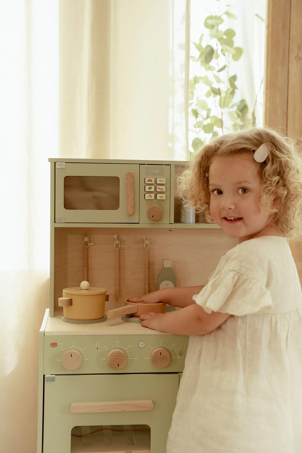 Little Dutch 2500 cocina infantil de madera con accesorios - verde