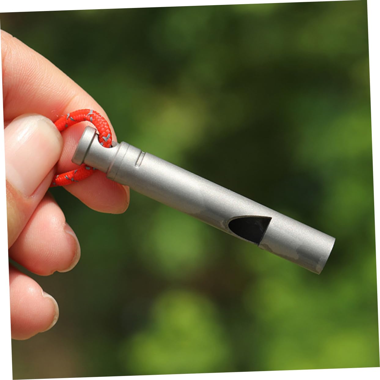 SUPVOX Silbato de Titanio Light Whistle Titanium Rope policia Fuerte Silbato de Emergencia Silbato Colgante Silbato Aire cordón de Silbato Suministro para Acampar Silver