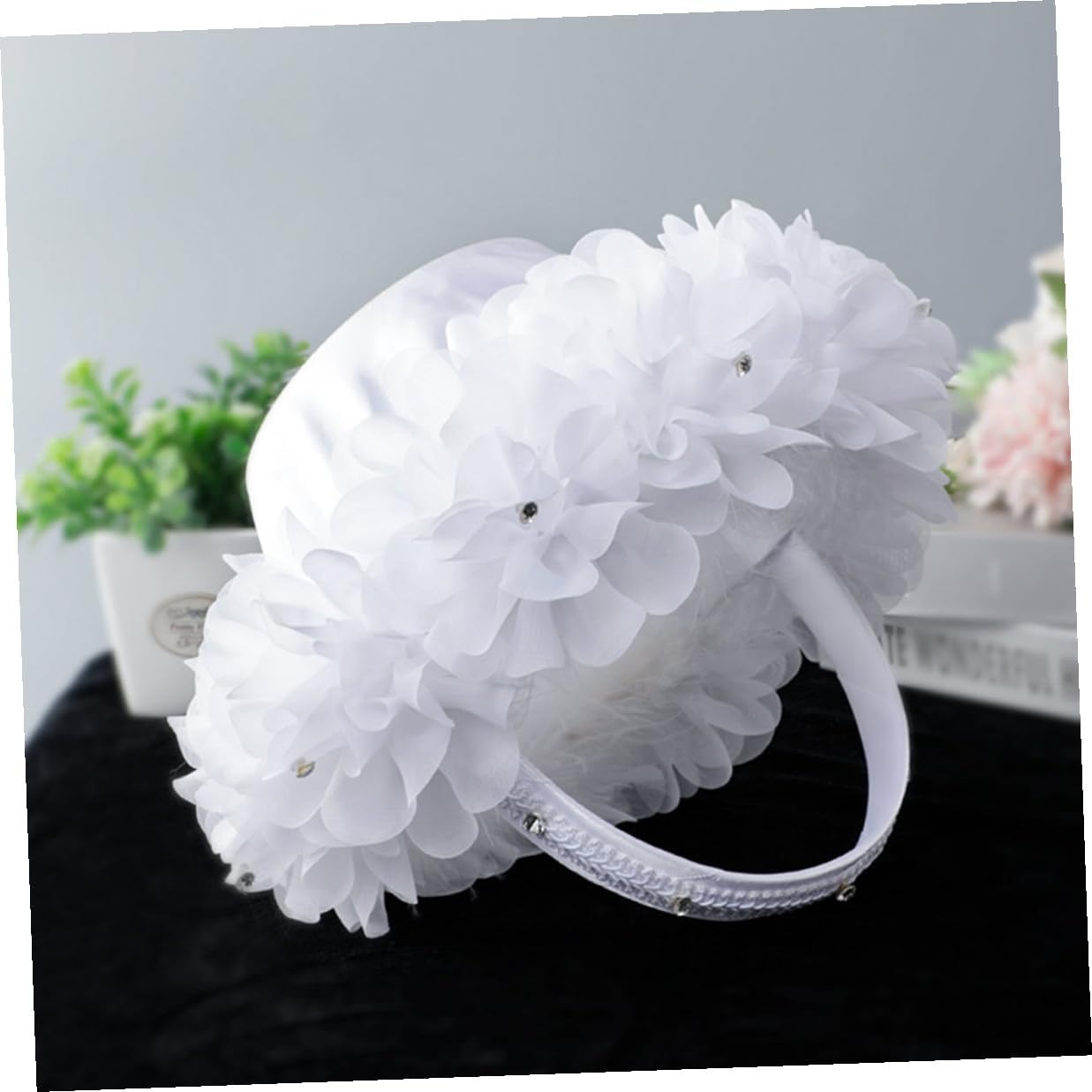 White Flower Petal Wedding Basket Handheld Flower Girl Basket for Weddings Simple White Ceremony Supplies