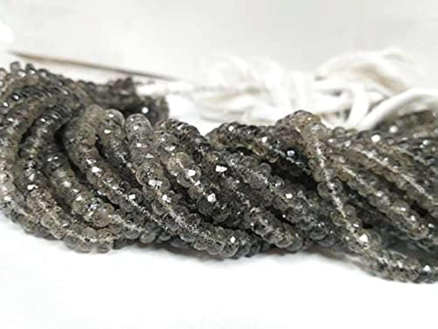 Perles de quartz rutilé noir facettées LKBEADS 5.5-6.5mm pour création